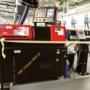 La centième machine Citizen R04-5F6 installée chez KIF Parechoc dans sa livrée rouge et noire.(Source :  MSM)