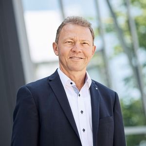 „Wir freuen uns sehr, RSP Systems bei ihrem hochinnovativen Ansatz zu unterstützen. Aufgrund unseres Wissens in der Lasertechnik können wir zusätzlichen Wert stiften. Umgekehrt erhält Trumpf durch das Investment Einblick in neue Anwendungsgebiete für photonische Systeme“, erläuterte Dieter Kraft, Geschäftsführer der Trumpf Venture GmbH, den Nutzen der Investition für beide Seiten. 