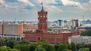 Der Berliner Senat mit Sitz im Roten Rathaus Berlins hat zwei zentrale Beschlüsse zur Digitalstrategie auf den Weg gebracht. (Bild: frei lizenziert)