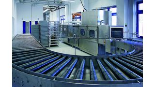 Reinigungsanlage Contino G 400 mit Auslaufband  (Bild: Unitax)