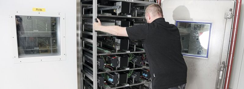 Im 48-Stunden-Run-In-Test wird die Zuverlässigkeit und Leistungsfähigkeit unter Dauerbelastung geprüft.  (Bild: Bachmann electronic)