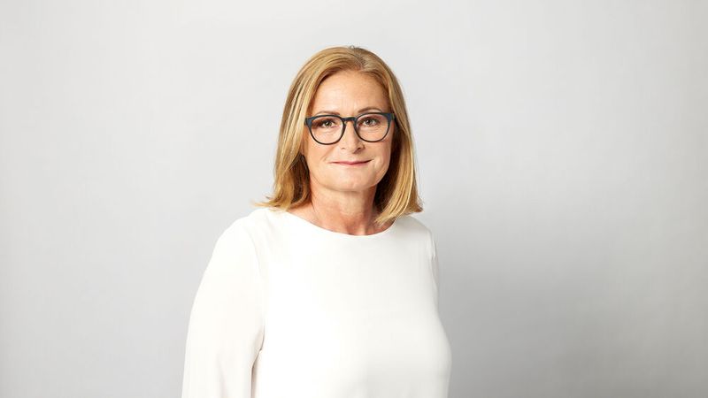 Barbara Bergmeier leitet ab sofort die neue Organisation Industrial Operations von Jaguar Land Rover. (Bild: Alister Thorpe/Jaguar Land Rover)