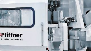 Der Industrie-4.0-Showcase auf der EMO 2017 vernetzt unter anderem zwei Messemaschinen und eine Produktivanlage des Rundtaktmaschinenherstellers Pfiffner. (Bild: K.R. Pfiffner AG)