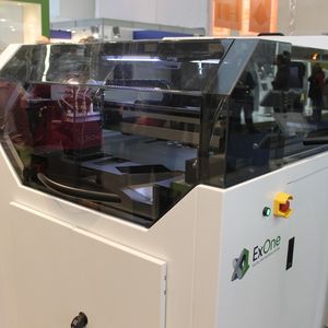 So kann ein industrietauglicher 3D-Drucker aussehen. Hier ein kompaktes Exemplar des Unternehmens ExOne, wie er 2014 auf der Euromold zu sehen war.