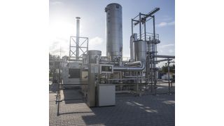 Die Audi E-gas Anlage in Werlte wurde von Etogas gebaut und verfügt über eine 25-mal so große Eingangsleistung wie die bislang größte Power-to-Gas Anlage. (Bild: Audi)