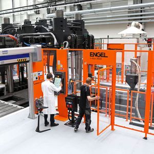 Die neue Engel v-duo 3600 Maschine in der Open Hybrid Labfactory in Wolfsburg ist unter anderem für das Projekt ProvorPlus mit dem Fokus auf funktionsintegrierte Prozesstechnologien zur Vorkonfektionierung von FKV-Metall-Hybriden bestimmt. 