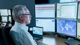 Experten im Security Operations Centre von Airbus CyberSecurity in Ottobrunn bei München. (Bild: Airbus (Bilfinger/Alpensektor))