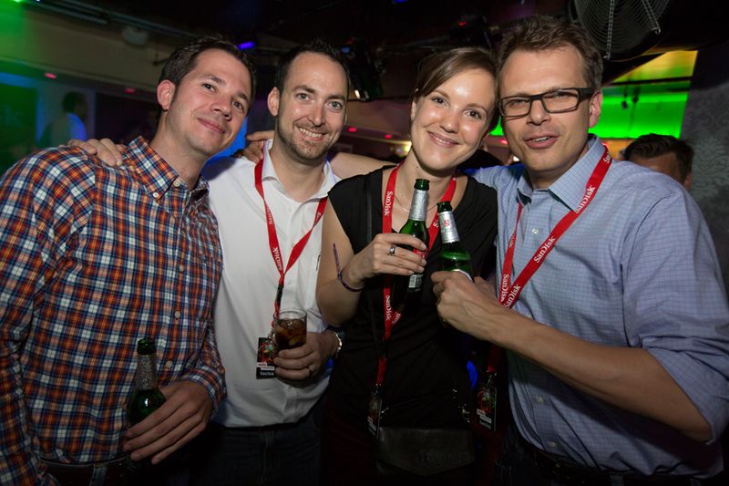 v. l. Philip Haarmann, Transcend, Jonathan Grassinger und Maria Prüß, Amazon, und Nils Hartog, Telekom (Eventfotos: Nils Krüger)
