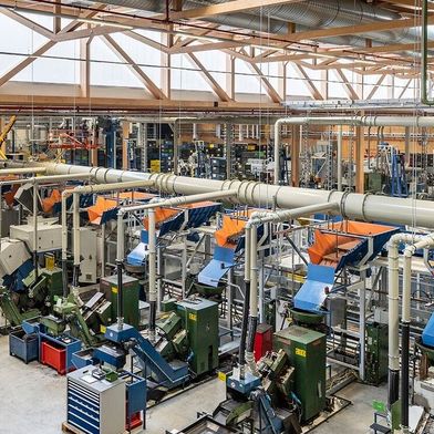 Entgegen der Prognosen von Analysten schwächelte die deutsche Industrie mehr als gedacht. Vor allem der Iran-Krieg und die gesperrte Straße von Hormus könnten uns noch teuer zu stehen kommen ... (Bild: Ch. Lederer)