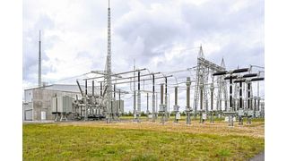 Das Stromnetz muss trotz der Integration von wetterabhängigen erneuerbaren Energien seine Verbraucher sicher mit Elektrizität beliefern. Doch sehr häufig müssen die Versorger Eingreifen, um das zu gewährleisten. In Zukunft können aber neue Gaskraftwerke für Ausgleich sorgen. (Bild: Tennet Germany)