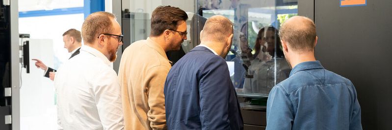 Bin Picking oder der Griff in die Kiste gilt als Königsdisziplin in der Automatisierung mit Robotern.(Bild:  René Maiwald/ Remmel Consulting)