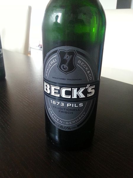 Platz 12: Beck's Pils mit 0,5 Mikrogramm Glyphosat pro Liter Bier.(Eine Gefährdung für den Konsumenten besteht nach Einschätzung des Bundesinstituts für Risikobewertung jedoch erst ab einem täglichen Konsum von 1.000 Liter Bier.)Weitere interessante Beiträge rund um die Themen Messtechnik und Bierbrauerei: - Bier aus australischem Kult-Brotaustrich Vegemite  - 31Pils – das Chemiker-Bier  - Deutsche Biere sind mit Glyphosat belastet Bild: Azchael / CC BY 2.0 / https://www.flickr.com/photos/azchael/18385558681 (Bild: Azchael / CC BY 2.0)