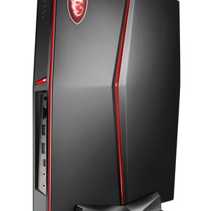 Der MSI Vortex G25 kann auch vertikal aufgestellt werden und macht sich so neben dem Monitor ganz schmal auf dem Schreibtisch.