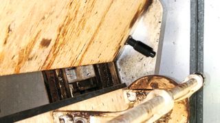 Industriestoßdämpfer von ACE dienen der Verzögerung von Rotationsbewegungen eines Schabers. (Bild: ACE)