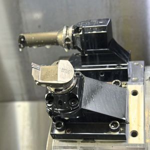 Das KM-Schnellwechselsystem garantiert kurze Zykluszeiten und bringt beim Drehen eine besonders hohe Wiederholgenauigkeit mit.