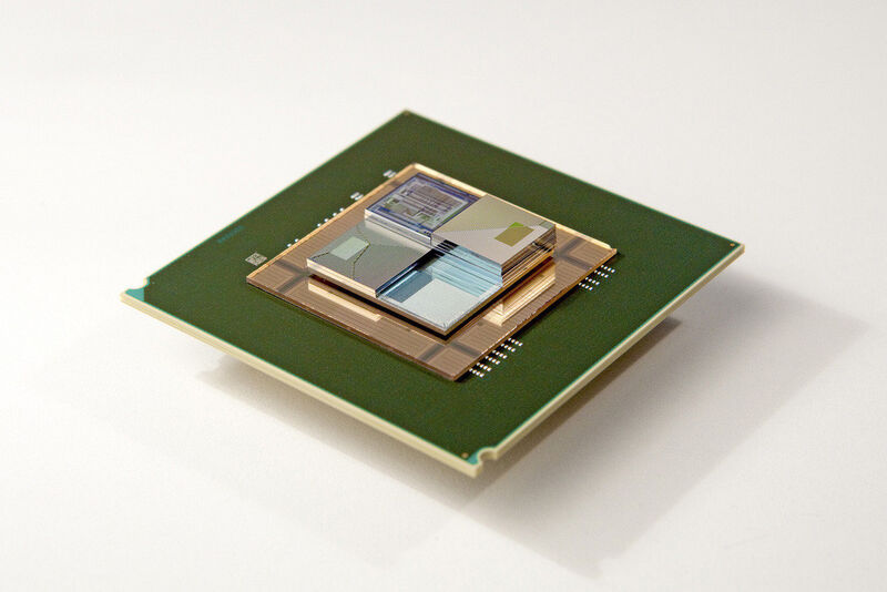 Dome ist ein Forschungsprojekt, das darauf zielt,  Exascale-Computing zu ermöglichen.  Hier der Entwurf eines 3D-Chips. (Bild: IBM)