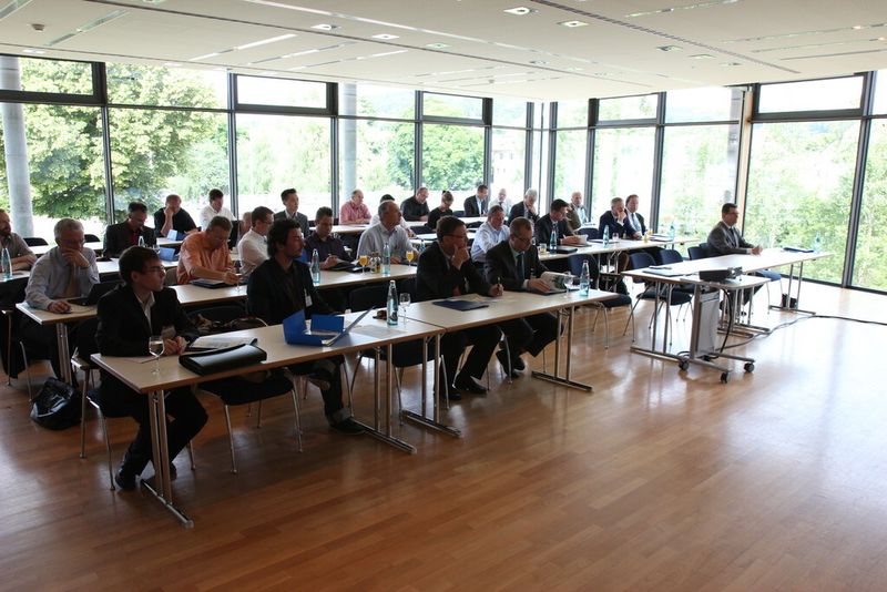 Auch der etwas kleinere, zweite Vortragsraum ist gut besucht. (Bild: Castagna)