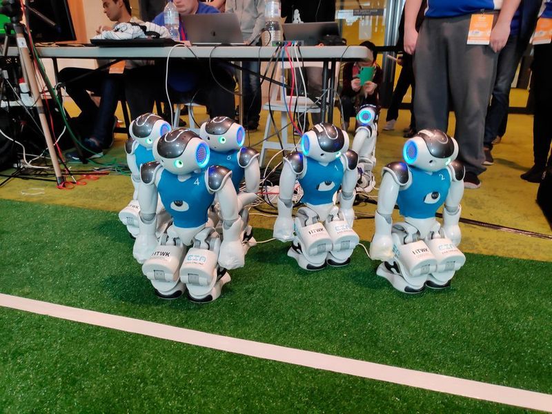 Die Roboterkicker des Nao Teams HTWK Leipzig. (HTWK Leipzig)