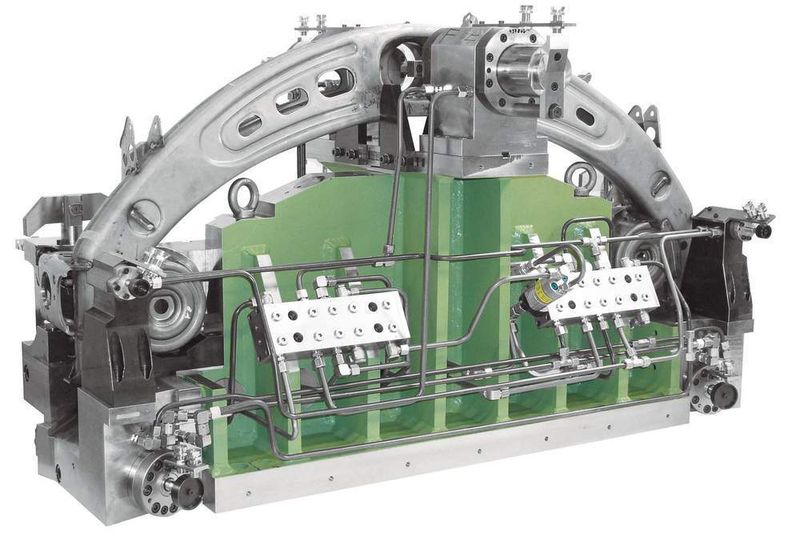 Hydraulisch betätigte Vorrichtung zum Spannen von Hinterachsen: Hydraulisch betätigte Spannvorrichtung SPVO – 1400 x 500 x 900 mm mit Bolzenspanndorn, Ausrichteinheit, Planspanneinheit und Zentralschmierung, zum Spannen von Hinterachsen. (Archiv: Vogel Business Media)