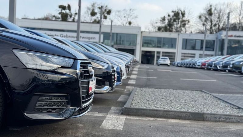 Einkaufs-, Absatzfinanzierung und Versicherungslösungen für Kunden und ihre Fahrzeuge (Symbolfoto): Der Landesverband Sachsen kooperiert mit der Bank 11.(Bild:  Achter – VCG)