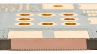 Bild 6: Das Inlay Board mit 2 mm dicken Kupfer-Inlays. ( Schweiz Electronic AG)
