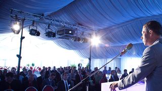 "Der deutsche Markt ist einer der Wachstumstreiber in Europa", hebt Klaus Göldenbot, RS Vorstandsmitglied für den Bereich Europa, Mittlerer Osten und Afrika während seiner Rede hervor.  (Bild: RS Components)