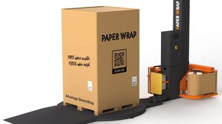Bei geringerem Palettenaufkommen genügt solch eine halbautomatisch funktionierende Palettenwickelmaschine, die mit dem Plastikersatz Paper Wrap bestückt ist. (Bild: Brangs + Heinrich)