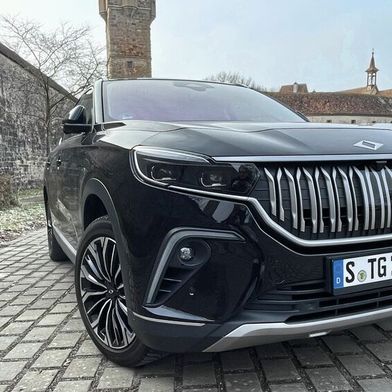 Der türkische Autobauer Togg ist in Deutschland mit zwei Modellen aktiv, darunter das Elektro-SUV T10X. »kfz-betrieb« hat das Modell getestet. (Bild: Grimm – VCG)
