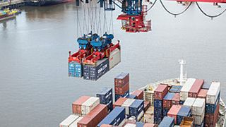 Der deutsche Maschinenbau kam im Mai dank der Auslandsbestellungen noch glimpflich davon. (Bild: HHLA)