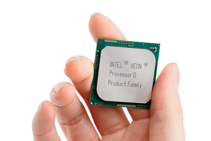 Intel bringt nun die bereits im März angekündigten Xeon-D-1500-Modelle mit integrierten Etnernet-Controllern auf den Markt. (Bild: Intel)