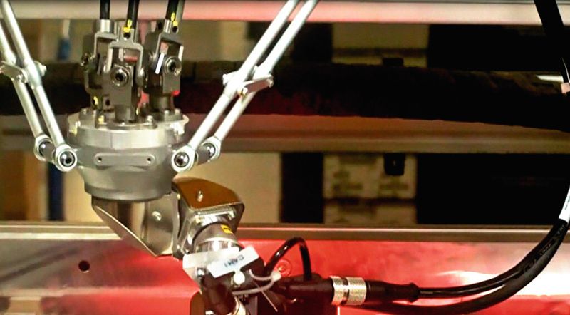 Bild 2: Der schnelle Deltaroboter verfügt über ein dreiachsiges Handgelenk und hat damit insgesamt sechs Freiheitsgrade. (Bild: Fanuc)