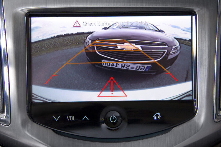 Und beim Rückwärtsfahren hilft ihm die im Heck eingebaute Kamera. (Foto: Chevrolet)