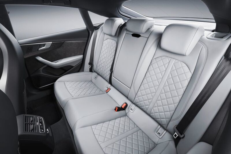 Fondgäste haben im neuen A5/S5 Sportback etwas mehr Platz. (Audi)