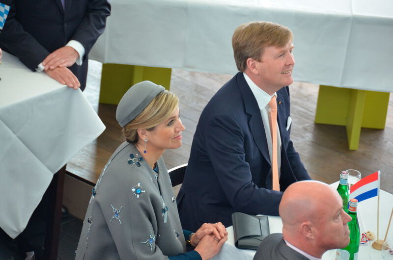 Das niederländische Königspaar Majestät König Willem-Alexander und Ihre Majestät Königin Máxima waren vergangene Woche zu einem Arbeitsbesuch in Bayern. Dabei zeigten sie auch großes Interesse an Medizintechnik. (Forum Medtech Pharma)