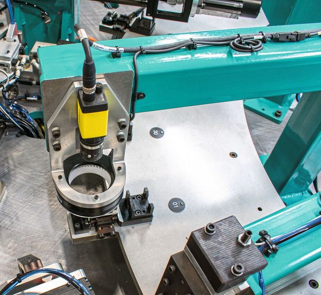 Für die Qualitätsprüfungen der Zündspulen implementierte SDC mehrere intelligente Kameras der In-Sight-8000- Familie. (Bild: Cognex/SDC)