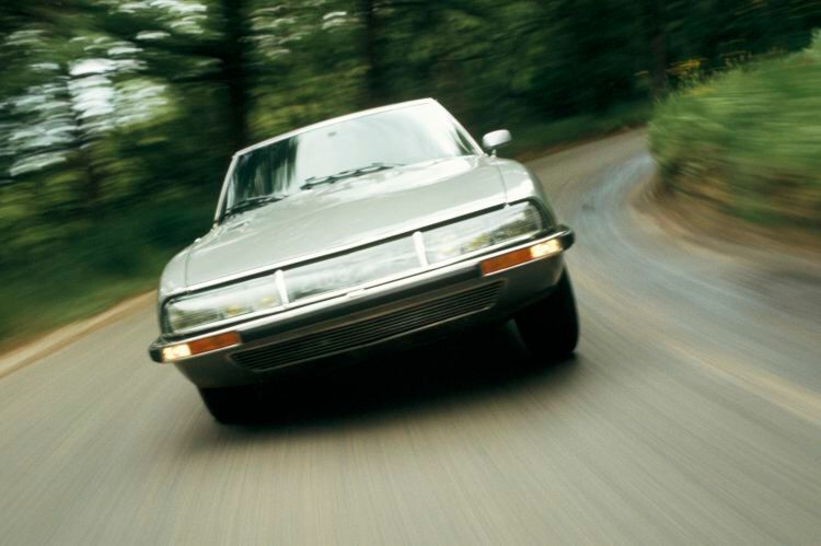 Der SM wurde unter hohem Zeitdruck entwickelt und auf den Markt gebracht. Allen voran der Maserati-Motor war nicht ausreichend erprobt und trug zum schlechten Image des Wagens bei.  Auch die Ölkrise 1973 machte dem Modell zu schaffen. (Bild: PSA)