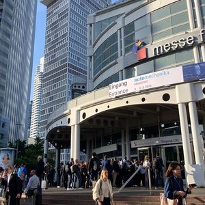 Kaiserwetter in Frankfurt zur Automechanika-Eröffnung.(Bild:  Pfaff / VCG)