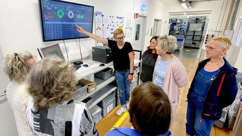 Ein zentrales Element der neuen Prozessstruktur sind die täglichen Shopfloor-Meetings. (Bild:  SCHLEGEL)