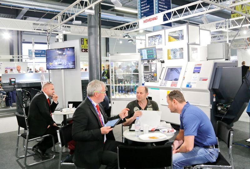 Reger Betrieb am Siams-Messestand von Newemag.  (Anne Richter, SMM)