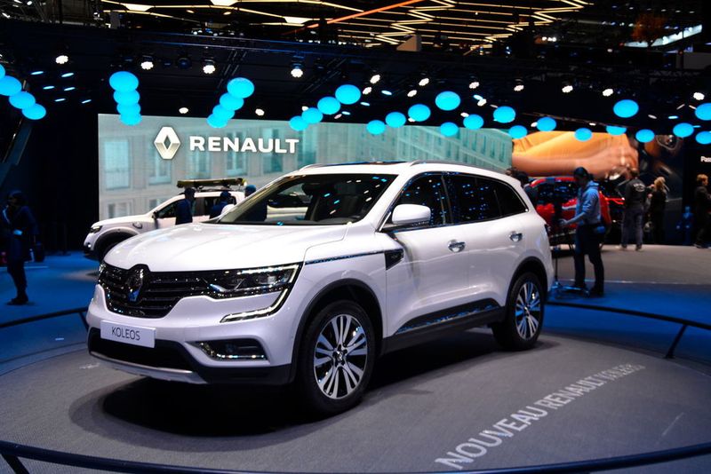 Bühne frei heißt es auch für die neue Generation des Mittelklasse-SUVs von Renault, den Koleos. Der Name ist zwar geblieben, sonst ist aber fast alles neu. (Mauritz / »kfz-betrieb«)