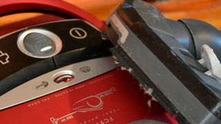 Dieser Staubsaugerveteran ist unter Datenschutzgesichtspunkten harmlos, weil "strohdumm".  (Bild: Pixabay)