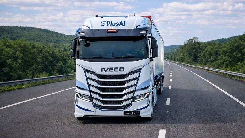 Zwei autonome Iveco S-Way sollen ab 2026 testweise autonom in Spanien fahren.(Bild:  Iveco)