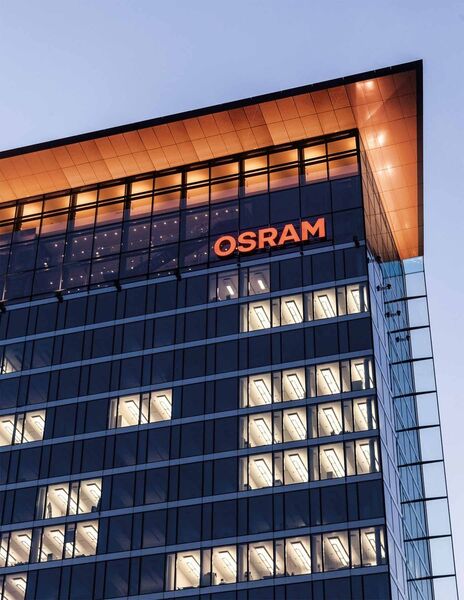 Platz 37 des Rankings der wertvollsten deutschen Marken belegt Osram. Der Münchner Leuchtmittelhersteller beschäftigte in 2013 35.500 Mitarbeiter und erwirtschaftete einen Umsatz von 5,4 Milliarden Euro. Das Bild zeigt das Osram Lighthouse, die Unternehmenszentrale des Lichtherstellers. (Bild: Osram/Robert Pupeter)
