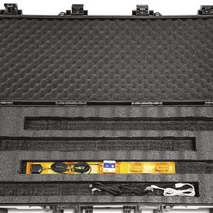 Parat für den Transport: zwei Schock-Datenlogger MSR175 (rechts) und der zusätzlich mit GPS/GNSS-Empfänger ausgestattete MSR175plus (links) in der Transportkiste. (Bild:  CERN)