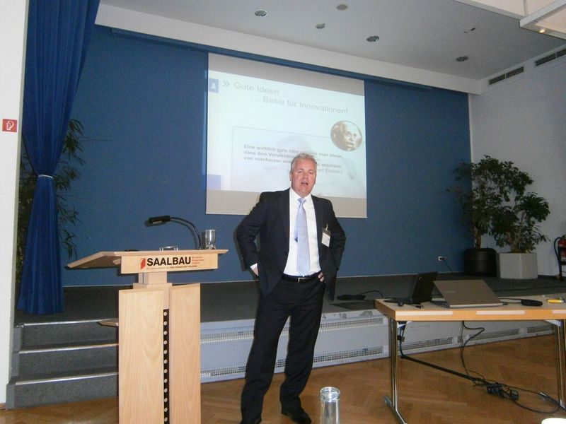 Ingo Kleba:„ Rühl Puromer arbeitet derzeit kontinuierlich an der Umsetzung eines Verfahrens, um lackierfreie PUR-Class-A-Oberflächen zu erreichen. (Bild: Königsreuther)