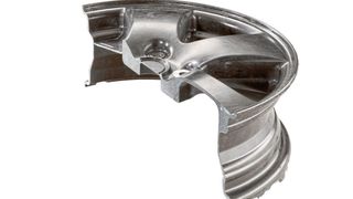 Unter Verwendung des Diamin-basierten Epoxidhärters VestaliteS konnte auf Basis einer bewährten SMC-Grundrezeptur ein Material entwickelt werden, das die Anforderungen an den modernen Leichtbau erfüllt und sich für die Verwendung in der Großserienfertigung eignet. (Evonic)