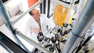 Metathesis catalysts must be robust and highly active to convert the raw material qualities, which are subject to frequent fluctuations and occasional contamination.  (Picture: Evonik Industries)