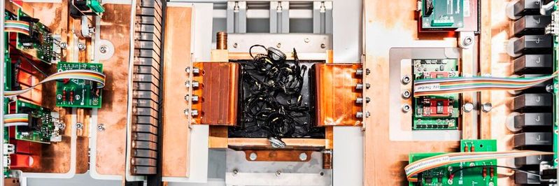 The MUSiCel project produced a high-power, highly efficient voltage converter using silicon carbide semiconductors.(Source:  Fraunhofer IEE)