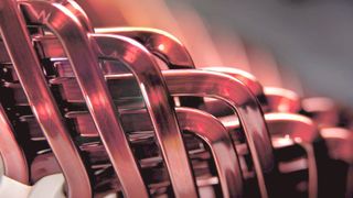 Bild 1: Hier blickt man auf sogenannte Hairpins, die dem Hairpinstator für Elektromotoren den Namen geben. Forscher aus Berlin sind nun dabei, ein Reallabor aufzubauen, durch dessen Equipment die Herstellung von Motoren dieser Art wirtschaftlicher und smarter klappen soll. (Bild: Motomoro)