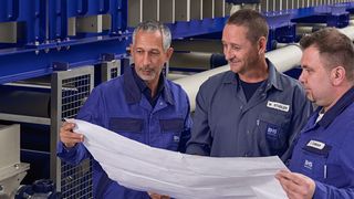 Der BHS Taktbandfilter vom Typ BF 350-255 während der Endmontage Anfang 2016 im Werk Sonthofen. (BHS-SonthofenHermann Rupp (Kempten))